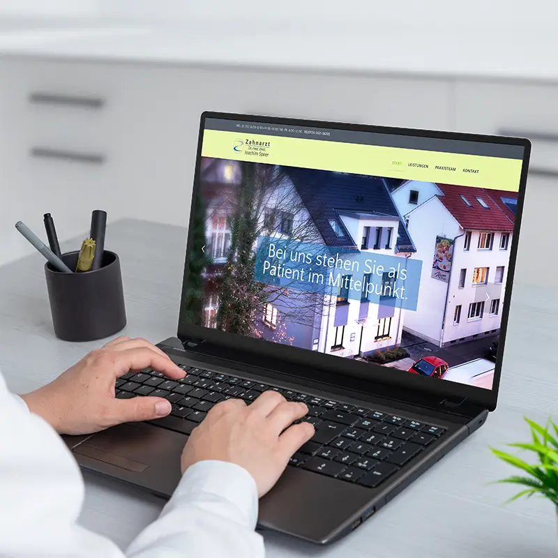 Screenshot der Website von Zahnarzt Jochim Speer mit Informationen zu zahnärztlichen Dienstleistungen und Patienteninformationen.